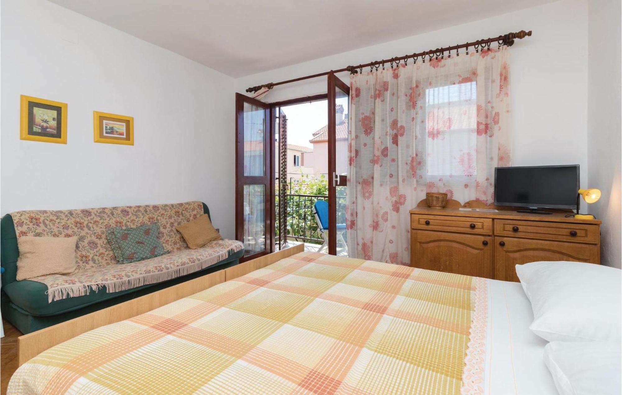 Nice Apartment In Zadar With Wifi Exterior photo
